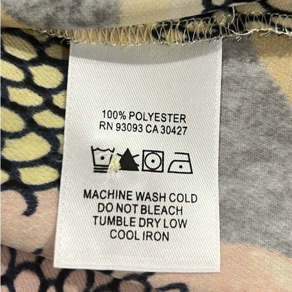 Nic + Zoe multi colored v neck button down blouse size 1X - Picture 8 of 9